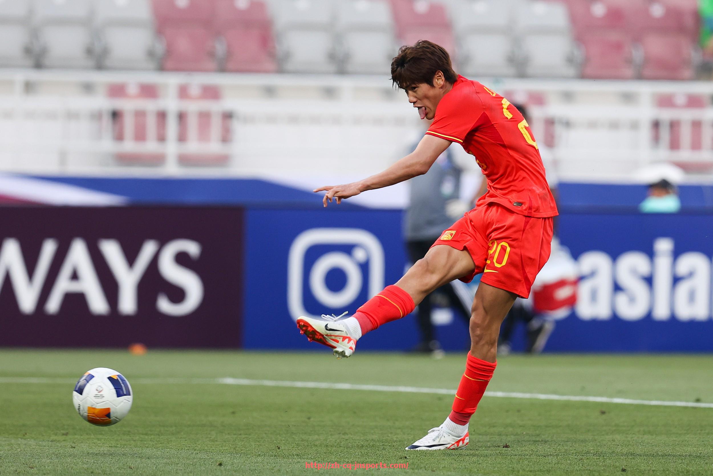 JN江南体育-法甲外援赛季影响分析及其对球队战术体系的支持作用